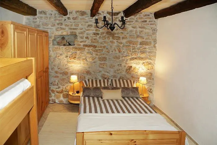Lovely Stone * Pomer